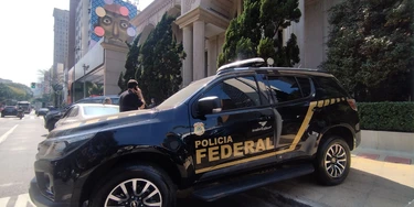 Polícia federal e Receita Federal fizeram operação contra o crime organizado em prédios comerciais da Avenida Faria Lima, em São Paulo, no dia 28 de agosto (Foto: Leandro Chemalle/Thenews2/Folhapress) Polícia federal e Receita Federal fizeram operação contra o crime organizado em prédios comerciais da Avenida Faria Lima, em São Paulo, no dia 28 de agosto (Foto: Leandro Chemalle/Thenews2/Folhapress)