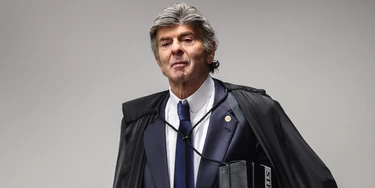Ministro Luiz Fux foi incluído na restrita lista de integrantes do STF que não tiveram seu visto para os EUA cancelado (Foto: Gabriela Biló/Folhapress) Ministro Luiz Fux foi incluído na restrita lista de integrantes do STF que não tiveram seu visto para os EUA cancelado (Foto: Gabriela Biló/Folhapress)