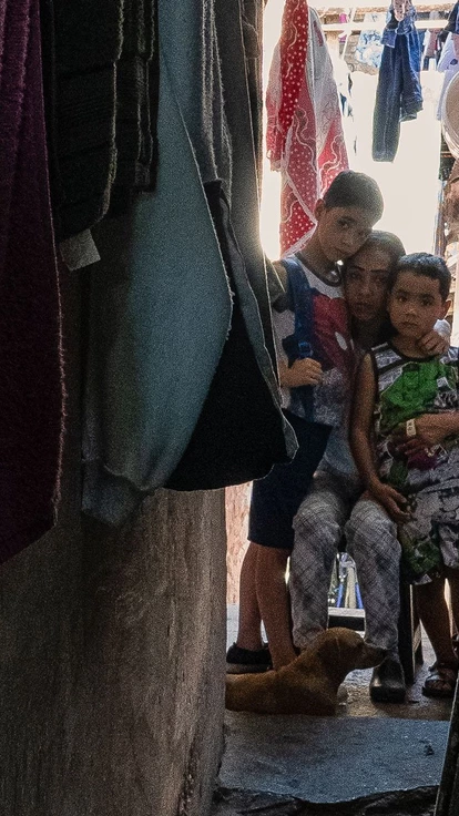 Cinco anos após quase ter seu filho em uma delegacia, acusada de traficar 90g de maconha, ela finalmente está livre – se não for despejada. Cinco anos após quase ter seu filho em uma delegacia, acusada de traficar 90g de maconha, ela finalmente está livre – se não for despejada.