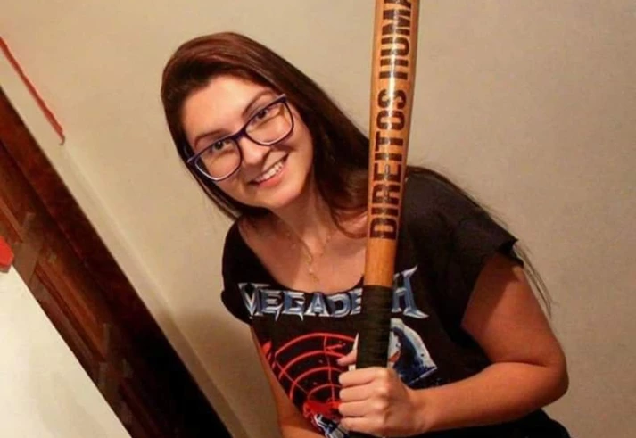 ‘Cadela’, ‘macaco’, ‘viadinho’: somos milhões sentados à mesa com os nazistas