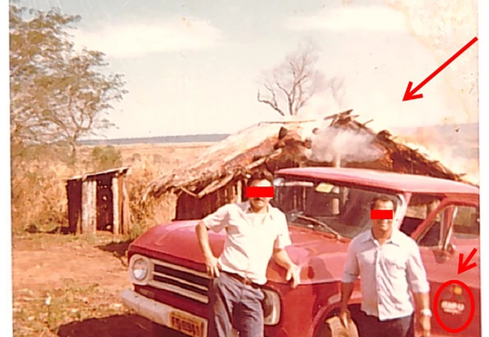 Fotos inéditas: funcionários de Itaipu comemoram incêndio em casas de indígenas