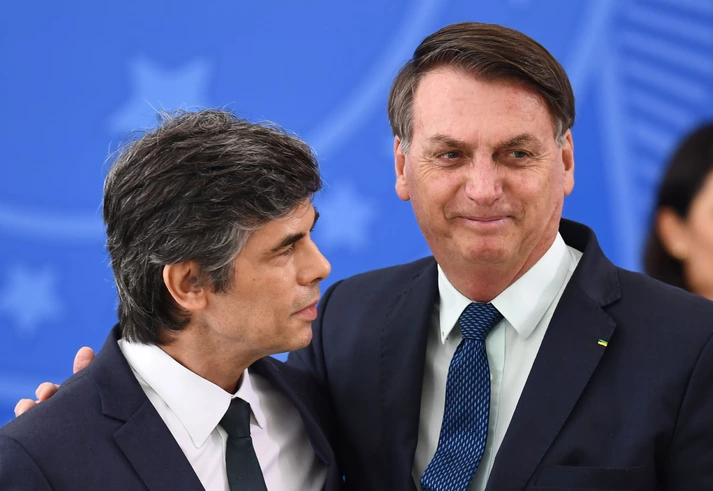Troca de Mandetta por Teich mostra que Bolsonaro não quer combater o coronavírus, mas garantir reeleição Troca de Mandetta por Teich mostra que Bolsonaro não quer combater o coronavírus, mas garantir reeleição