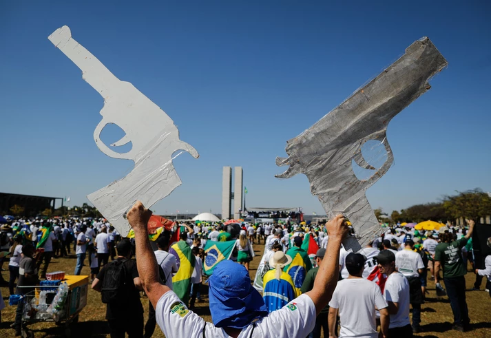 No idioma torto de Bolsonaro e dos militares, a democracia comporta um golpe