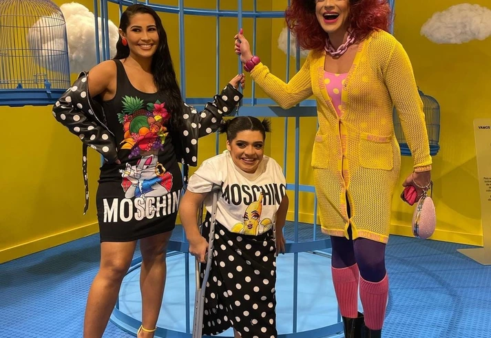 O que une as camisetas divertidas da grife Moschino para Riachuelo e os discursos de ódio bolsonarista?