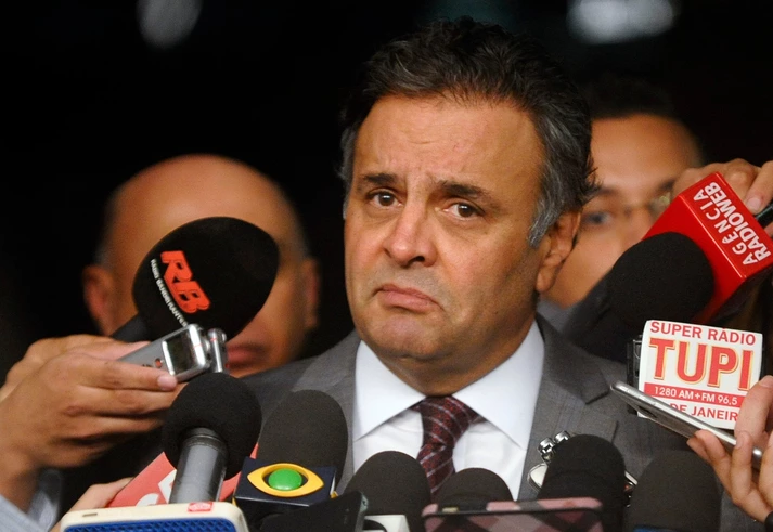 “Sim, somos corruptos”: Políticos admitem que é o dinheiro que manda em Brasília “Sim, somos corruptos”: Políticos admitem que é o dinheiro que manda em Brasília