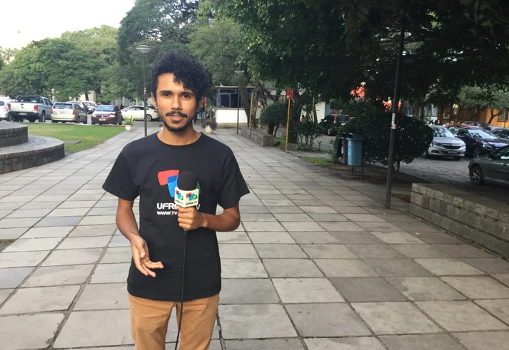 ‘Eu podia ter ido para o presídio. Mas entrei na universidade.’ ‘Eu podia ter ido para o presídio. Mas entrei na universidade.’