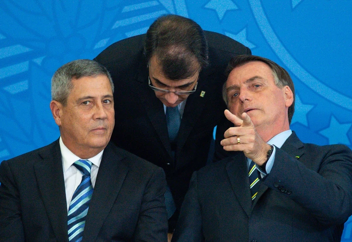 Militares ficarão abraçados a Bolsonaro até o fim do governo