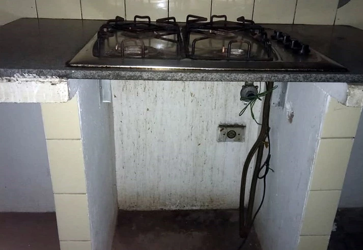 Esta é marmita que a USP oferece aos alunos pobres durante a pandemia