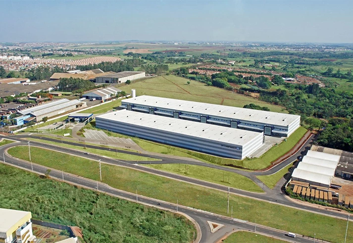 A lucrativa máquina de vendas que financia Olavo de Carvalho e outras dezenas de figuras da extrema direita