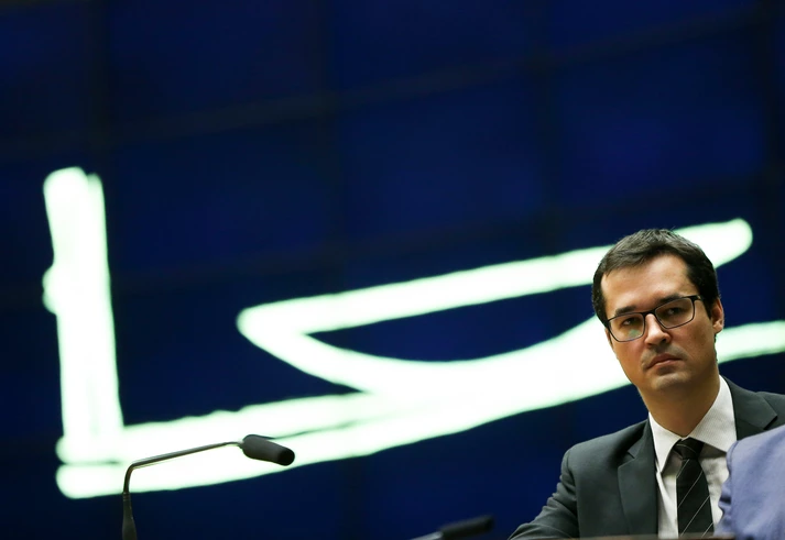 Lava Jato usava chats para pedir dados fiscais sigilosos sem autorização judicial ao atual chefe do Coaf Lava Jato usava chats para pedir dados fiscais sigilosos sem autorização judicial ao atual chefe do Coaf