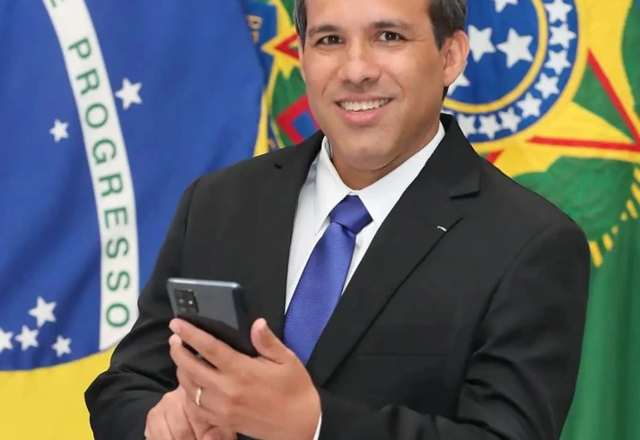 Fundador do Aliança pelo Brasil ganha cargo com poder para esconder informações sobre Bolsonaro