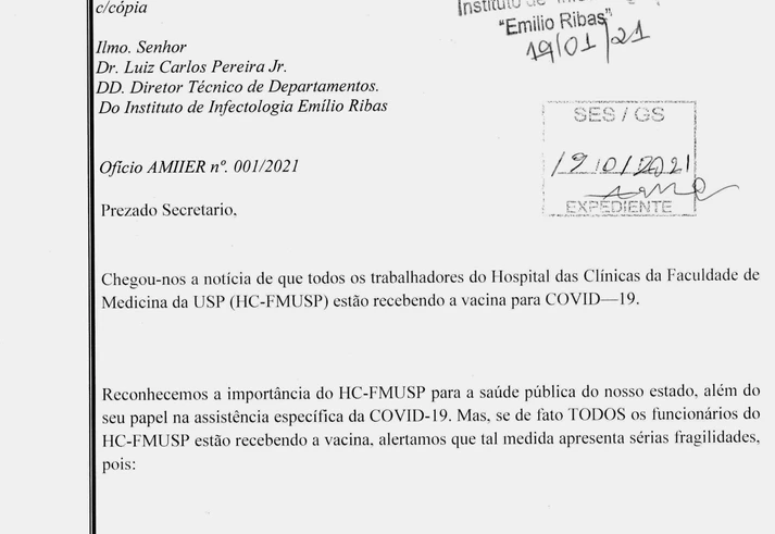 Hospital das Clínicas vacina professores em home office, alunos de pós da USP e até costureira