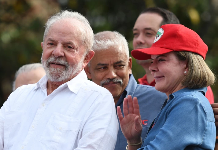 Lula adota postura ultracentralizadora e aumenta tensões na campanha
