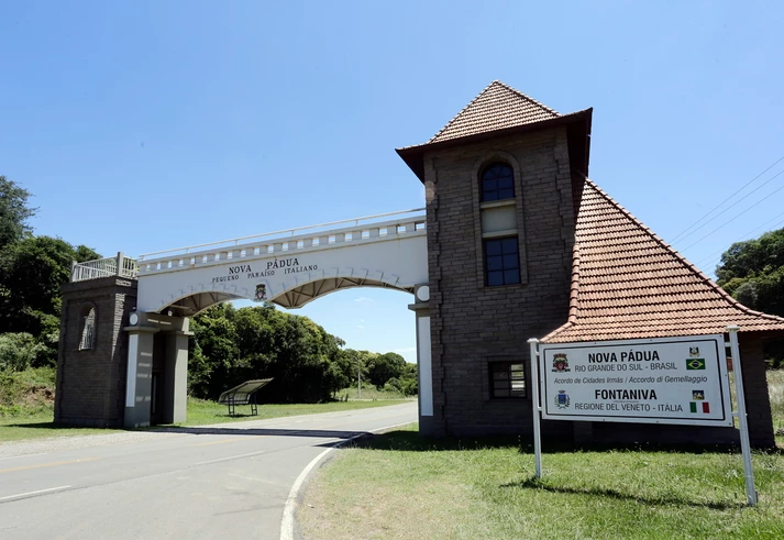 Cidade mais bolsonarista do país em 2018 está quase 100% vacinada e segue fiel ao presidente