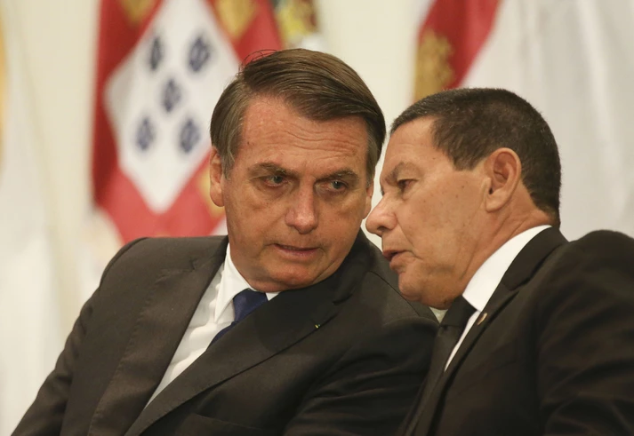 Entrevista: ‘Os militares estão num governo de opereta. Eles se submeteram a constantes vexames’, diz pesquisador Entrevista: ‘Os militares estão num governo de opereta. Eles se submeteram a constantes vexames’, diz pesquisador