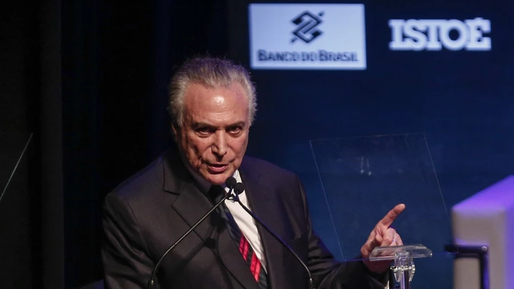 SÃO PAULO, SP, BRASIL, 05.12.2017: EVENTO-SP -  O presidente Michel Temer   - Cerimônia das premiações ''Os Brasileiros do Ano 2017'' e ''Os Empreendedores do Ano 2017'', das revistas IstoÉ e IstoÉ Dinheiro, realizado no Tom Brasil, na zona sul de São Paulo, na noite desta terça-feira (5).  (Foto: Suamy Beydoun/AGIF/Folhapress) SÃO PAULO, SP, BRASIL, 05.12.2017: EVENTO-SP -  O presidente Michel Temer   - Cerimônia das premiações ''Os Brasileiros do Ano 2017'' e ''Os Empreendedores do Ano 2017'', das revistas IstoÉ e IstoÉ Dinheiro, realizado no Tom Brasil, na zona sul de São Paulo, na noite desta terça-feira (5).  (Foto: Suamy Beydoun/AGIF/Folhapress)