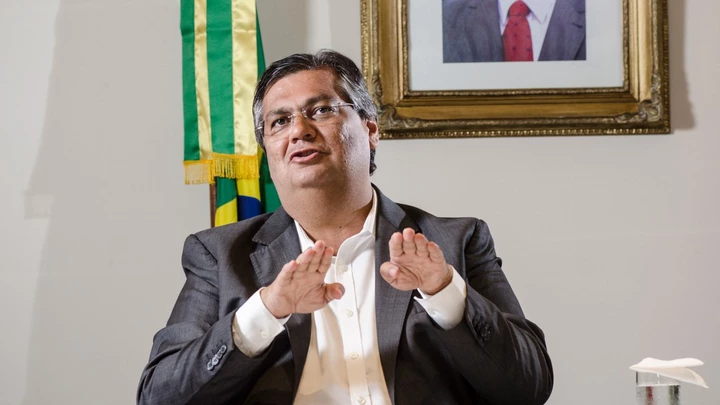 Para o governador e ex-juiz, a legitimidade da atuação de Moro, que já era frágil, foi jogada por terra no momento em que ele aceitou ser ministro de Bolsonaro. Para o governador e ex-juiz, a legitimidade da atuação de Moro, que já era frágil, foi jogada por terra no momento em que ele aceitou ser ministro de Bolsonaro.