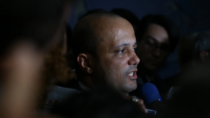 BRASÍLIA, DF, 17.10.2019 - O líder do governo na Câmara, deputado federal Major Vitor Hugo (PSL-GO), dá entrevista na Câmara dos Deputados, em Brasília (DF). (Foto: Pedro Ladeira/Folhapress) BRASÍLIA, DF, 17.10.2019 - O líder do governo na Câmara, deputado federal Major Vitor Hugo (PSL-GO), dá entrevista na Câmara dos Deputados, em Brasília (DF). (Foto: Pedro Ladeira/Folhapress)