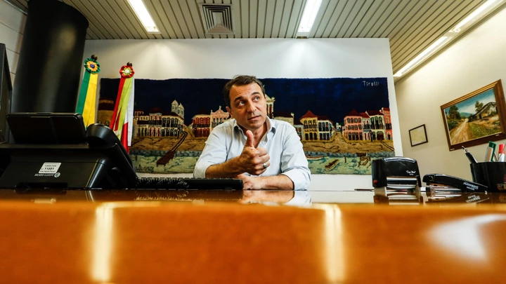 ***ARQUIVO***FLORIANÓPOLIS,SC, 16.01.2019: Governador de Santa Catarina, Carlos Moisés (PSL), durante coletiva de imprensa em seu gabinete. (Foto: Theo Marques/Folhapress) ***ARQUIVO***FLORIANÓPOLIS,SC, 16.01.2019: Governador de Santa Catarina, Carlos Moisés (PSL), durante coletiva de imprensa em seu gabinete. (Foto: Theo Marques/Folhapress)