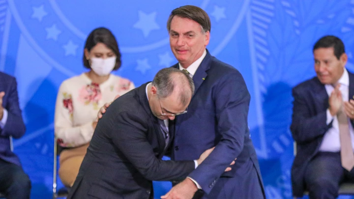 André Mendonça usa cargo de ministro da Justiça para agir como advogado de bolsonaristas e Weintraub André Mendonça usa cargo de ministro da Justiça para agir como advogado de bolsonaristas e Weintraub
