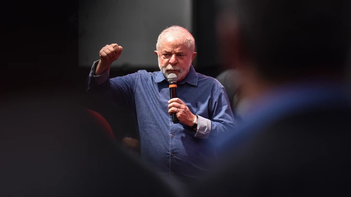 SÃO PAULO, SP - 15.12.2022: LULA PARTICIPA DO NATAL DOS CATADORES SP - O presidente eleito Luiz Inácio Lula da Silva, (PT) participa do Natal dos Catadores, organizado pela Associação Nacional dos Catadores, em São Paulo, nesta quinta feira (15). (Foto: Roberto Casimiro /Fotoarena/Folhapress) ORG XMIT: 2311131 SÃO PAULO, SP - 15.12.2022: LULA PARTICIPA DO NATAL DOS CATADORES SP - O presidente eleito Luiz Inácio Lula da Silva, (PT) participa do Natal dos Catadores, organizado pela Associação Nacional dos Catadores, em São Paulo, nesta quinta feira (15). (Foto: Roberto Casimiro /Fotoarena/Folhapress) ORG XMIT: 2311131