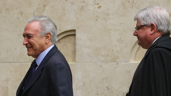 Brasília - O presidente Michel Temer e o ministro do STF, Rodrigo Janot participam de sessão comemorativa ao 28º aniversário da Constituição Federal do Brasil (José Cruz/Agência Brasil)