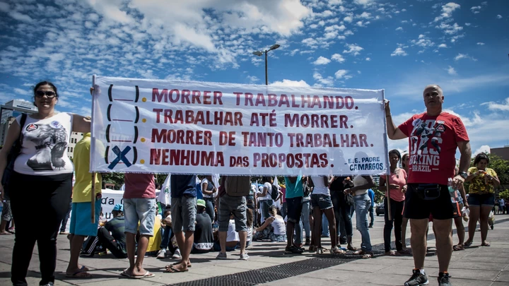 Trabalhadores participam da Greve Geral, no dia 15 de março de 2017, em Belo Horizonte (MG). Trabalhadores participam da Greve Geral, no dia 15 de março de 2017, em Belo Horizonte (MG).