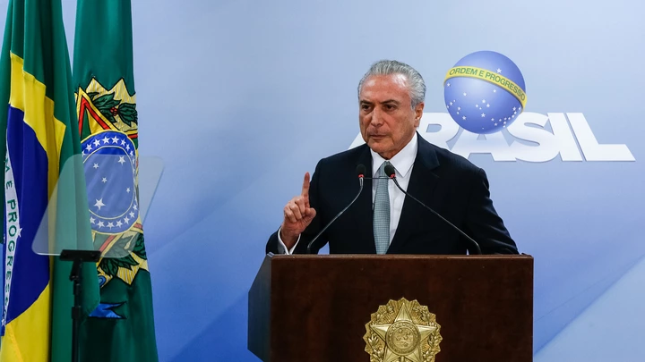 Para se segurar no cargo, Temer faz terrorismo sobre economia Para se segurar no cargo, Temer faz terrorismo sobre economia