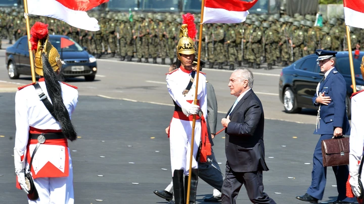 Presidente Michel Temer participa de cerimônia em homenagem ao Dia do Exército, em 19 de abril de 2017. 