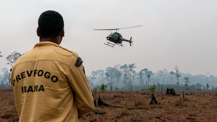 Ibama muda edital para agradar fornecedor e atraso pode deixar o órgão sem helicópteros para fiscalização Ibama muda edital para agradar fornecedor e atraso pode deixar o órgão sem helicópteros para fiscalização