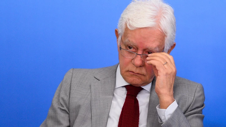 Moreira Franco, conhecido entre os políticos como "gato angorá", durante reunião com empresários no Palácio do Planalto Moreira Franco, conhecido entre os políticos como "gato angorá", durante reunião com empresários no Palácio do Planalto