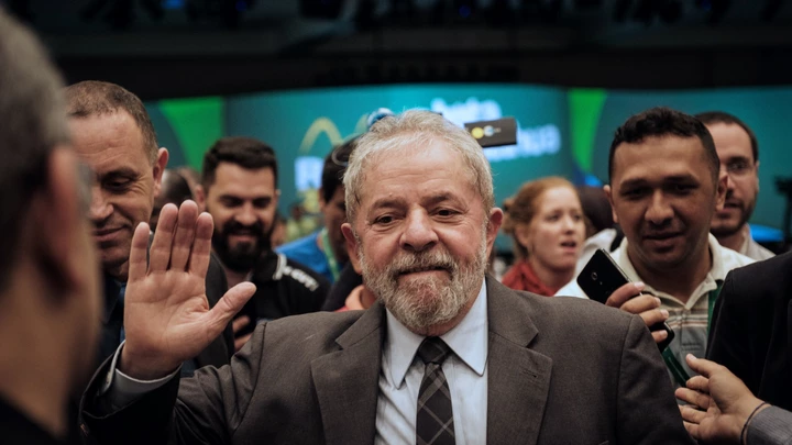 Brazil's former president (2003-2011) Luiz Inacio Lula da Silva waves during the second congress of the IndustriALL Global Union in Rio de Janeiro, Brazil on October 4, 2016.
IndustriALL Global Union represents workers in the mining, energy and manufacturing sectors in 140 countries around the world. / AFP / YASUYOSHI CHIBA        (Photo credit should read YASUYOSHI CHIBA/AFP/Getty Images)