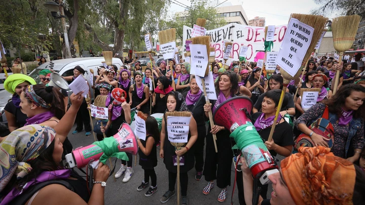 Foto em destaque: protesto organizado pelas socorristas em prol da legalização do aborto na Argentina. Foto em destaque: protesto organizado pelas socorristas em prol da legalização do aborto na Argentina.