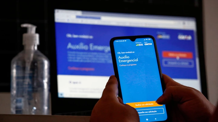 Aplicativo e sites para retirada do auxílio emergencial de R$ 600 deixaram usuários confusos.
