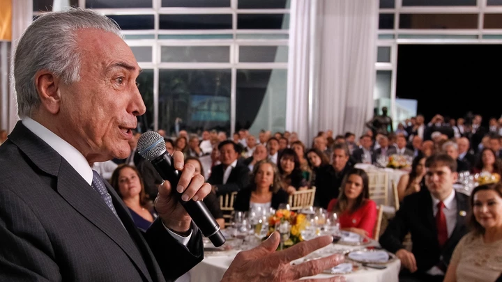 PEC do Apocalipse serve "lombinho de povo brasileiro" aos super ricos