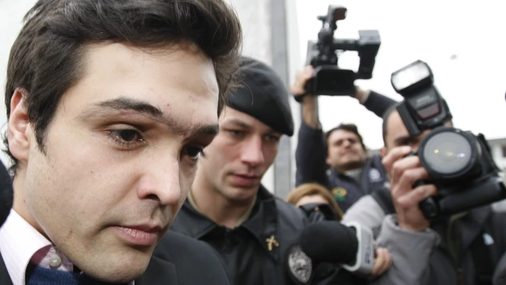 CARLI FILHO /  AUDIÊNCIA -  CURITIBA - 10- 08- 10- PARANÁ - O ex- deputado Luiz Fernando Ribas Carli filho no Tribunal do Júri em Curitiba onde em audiencia foi indagado a respeito dos fatos a  ele imputados no dia 7 de maio de 2009, quando causou a morte de Gimar Yarede e Carlos de Almeida num acidente de trânsito. Fotos de Carli filho no Tribunal do Júri. Foto: Marcelo Elias - Agência de Notícias Gazeta do Povo CARLI FILHO /  AUDIÊNCIA -  CURITIBA - 10- 08- 10- PARANÁ - O ex- deputado Luiz Fernando Ribas Carli filho no Tribunal do Júri em Curitiba onde em audiencia foi indagado a respeito dos fatos a  ele imputados no dia 7 de maio de 2009, quando causou a morte de Gimar Yarede e Carlos de Almeida num acidente de trânsito. Fotos de Carli filho no Tribunal do Júri. Foto: Marcelo Elias - Agência de Notícias Gazeta do Povo