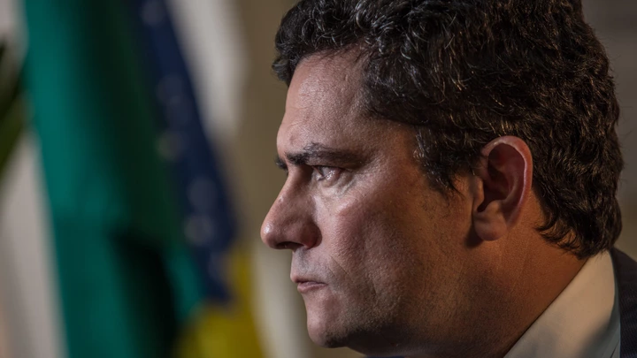 Sem adversário na oposição e blindado pela mídia, Moro tem pista livre para abraçar candidatura Sem adversário na oposição e blindado pela mídia, Moro tem pista livre para abraçar candidatura