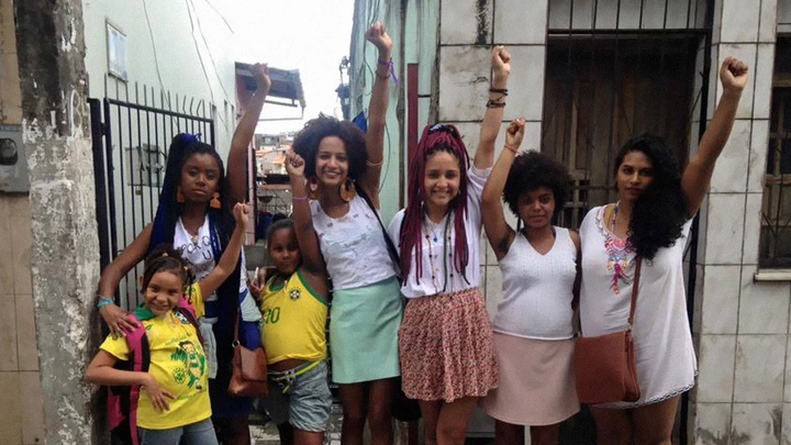 Nós, mulheres negras, podemos decidir essa eleição. Vocês precisam nos convencer. Nós, mulheres negras, podemos decidir essa eleição. Vocês precisam nos convencer.