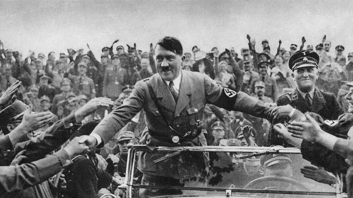 Hitler ria quando o nazismo era confundido com a esquerda