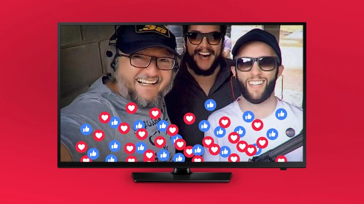 Padres posam com armas e atacam a esquerda para criar ‘mídia positiva’ para Bolsonaro Padres posam com armas e atacam a esquerda para criar ‘mídia positiva’ para Bolsonaro