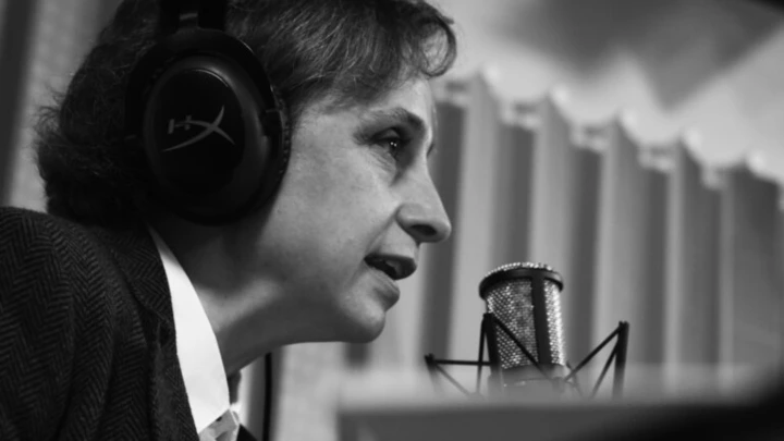 Jornalista Carmen Aristegui e seu filho denunciam uso de software de espionagem pelo governo do México Jornalista Carmen Aristegui e seu filho denunciam uso de software de espionagem pelo governo do México