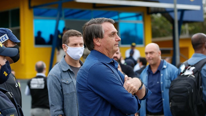 Diante da possibilidade de derrota, Bolsonaro usa a PRF para tentar manipular eleição Diante da possibilidade de derrota, Bolsonaro usa a PRF para tentar manipular eleição