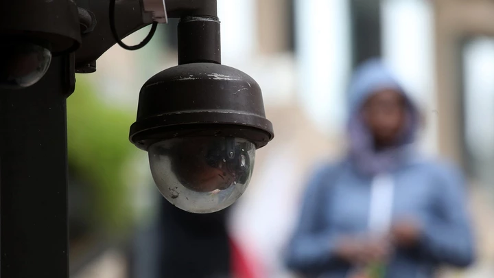 Exclusivo: levantamento revela que 90,5% dos presos por monitoramento facial no Brasil são negros Exclusivo: levantamento revela que 90,5% dos presos por monitoramento facial no Brasil são negros