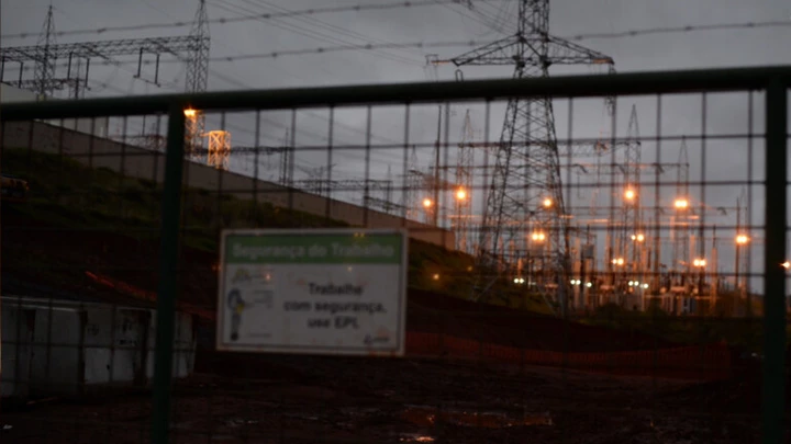 O barulho incessante desta subestação de energia está adoecendo moradores de Atibaia O barulho incessante desta subestação de energia está adoecendo moradores de Atibaia