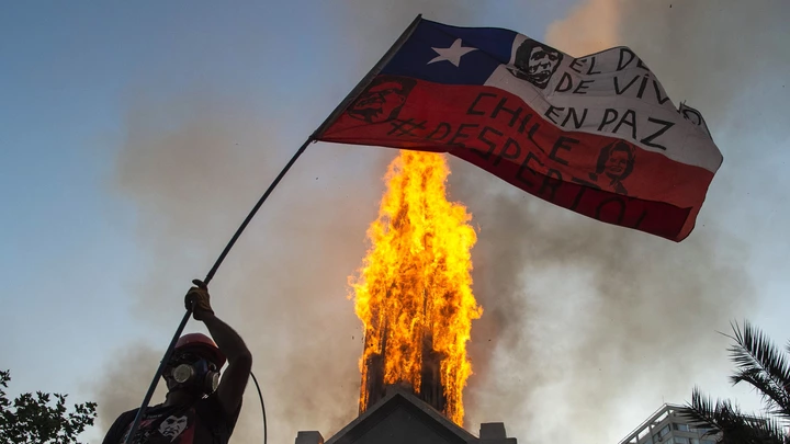 Chile abre caminho para abandonar Constituição da época da ditadura Chile abre caminho para abandonar Constituição da época da ditadura
