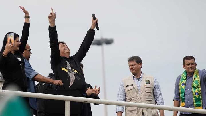 Entrevista: é a lógica miliciana que governa o Brasil, diz Bruno Paes Manso Entrevista: é a lógica miliciana que governa o Brasil, diz Bruno Paes Manso
