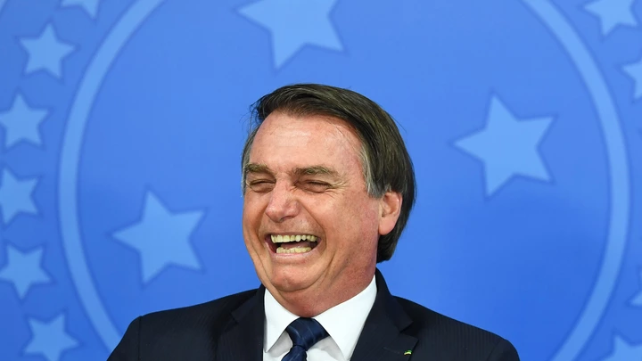 Cara grande imprensa, você quer trocar 35 anos de democracia pelas promessas de um fã de Ustra? Cara grande imprensa, você quer trocar 35 anos de democracia pelas promessas de um fã de Ustra?