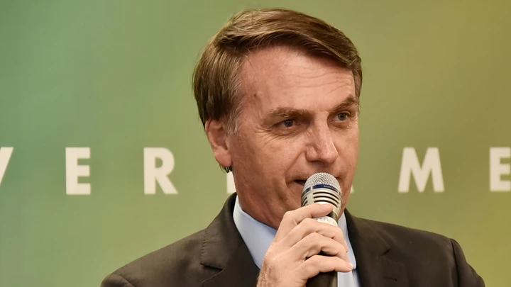 Bolsonaro não vai parar de nos matar. Quem vai parar o genocida? Bolsonaro não vai parar de nos matar. Quem vai parar o genocida?