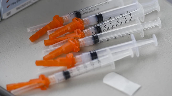 Seringas com vacinas contra a Covid-19 na Pensilvânia, em 19 de abril de 2021. Seringas com vacinas contra a Covid-19 na Pensilvânia, em 19 de abril de 2021.