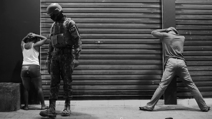 O Brasil não combate a pobreza; nosso país combate o pobre O Brasil não combate a pobreza; nosso país combate o pobre